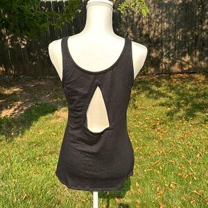 NWT Chaser black burn out key hole back tank top M